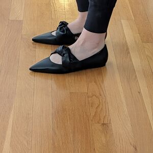 BCBGMaxAzria Elegant Black Loafers with Bow